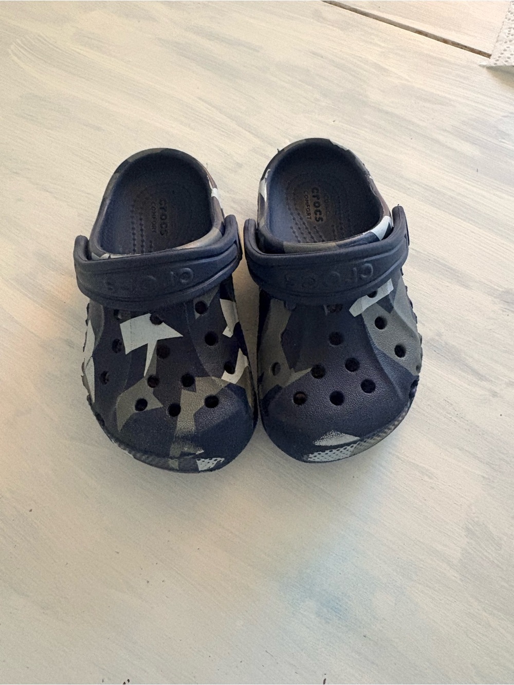 CROCS Kids Clog in Navy and Gray Star Camo